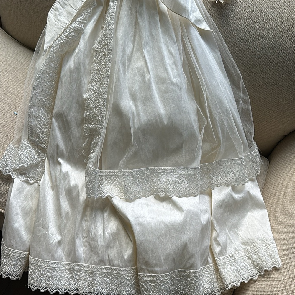 Girl dress with detachable flowers, Flower Girl Dress Tulle, First Communion. - Picture 4 of 8